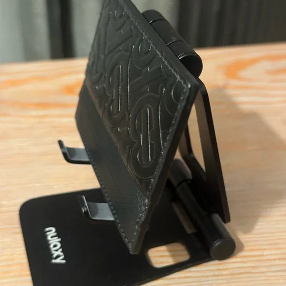 Burberry Embossed black - Picture 5 of 12